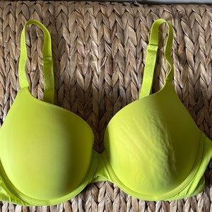 Victoria’s Secret tee shirt push up bra